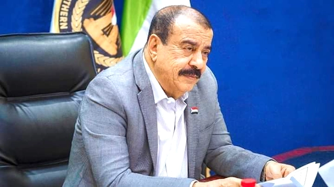 اللواء بن بريك يُعزّي السفير عبدالله الحنكي بوفاة شقيقه